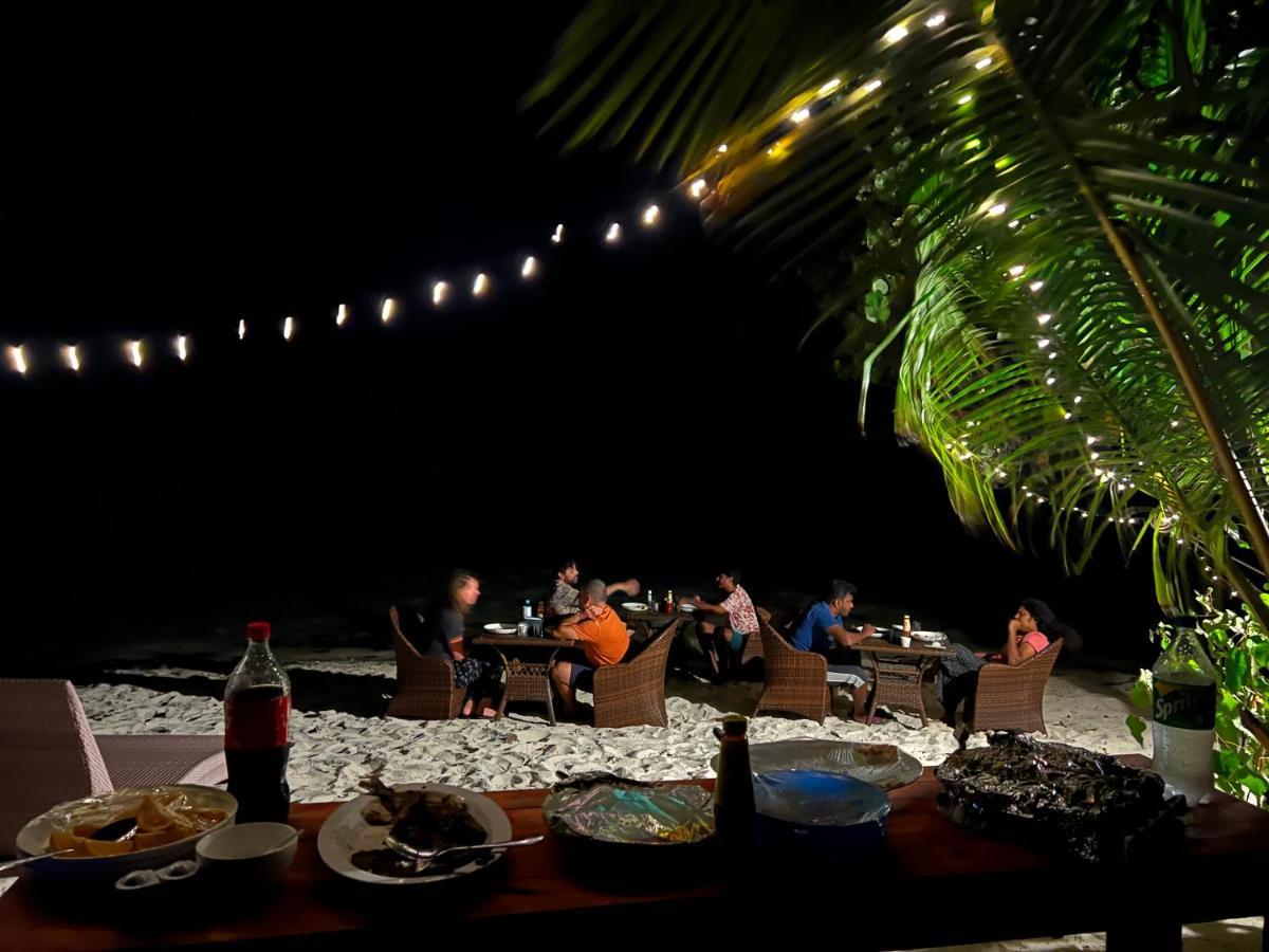 White Tern Maldives Hotel Maamigili Eksteriør billede