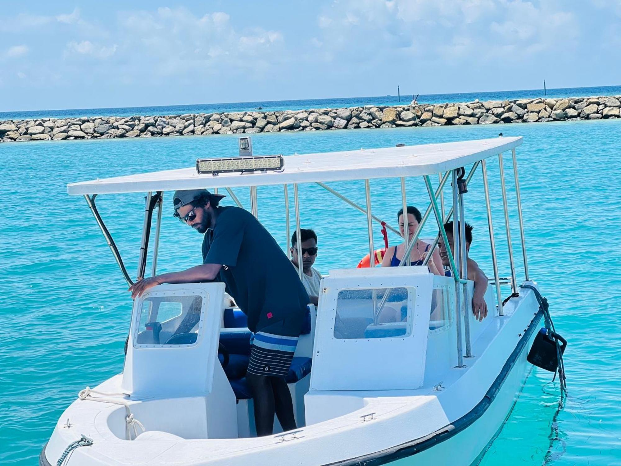 White Tern Maldives Hotel Maamigili Eksteriør billede